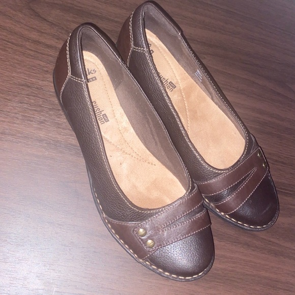 2 for $40 Clarks Collection Women’s Size 7 Shoes Brown Leather Slip On Loafer - Picture 11 of 13